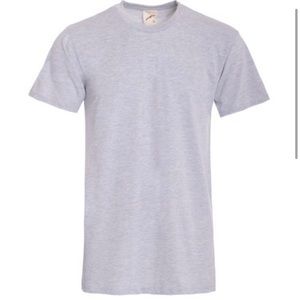 NWT Men’s light gray curve hem longer Tee